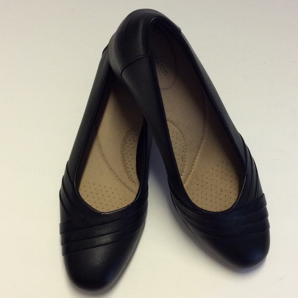 CLARKS Black Leather Shoes. NWOB - Picture 3 of 9
